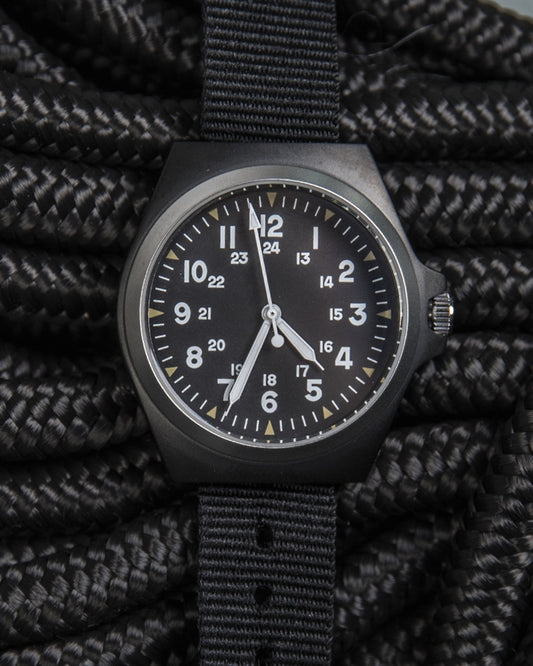 Montre Army style US acier noir avec bracelet nylon, mouvement quartz