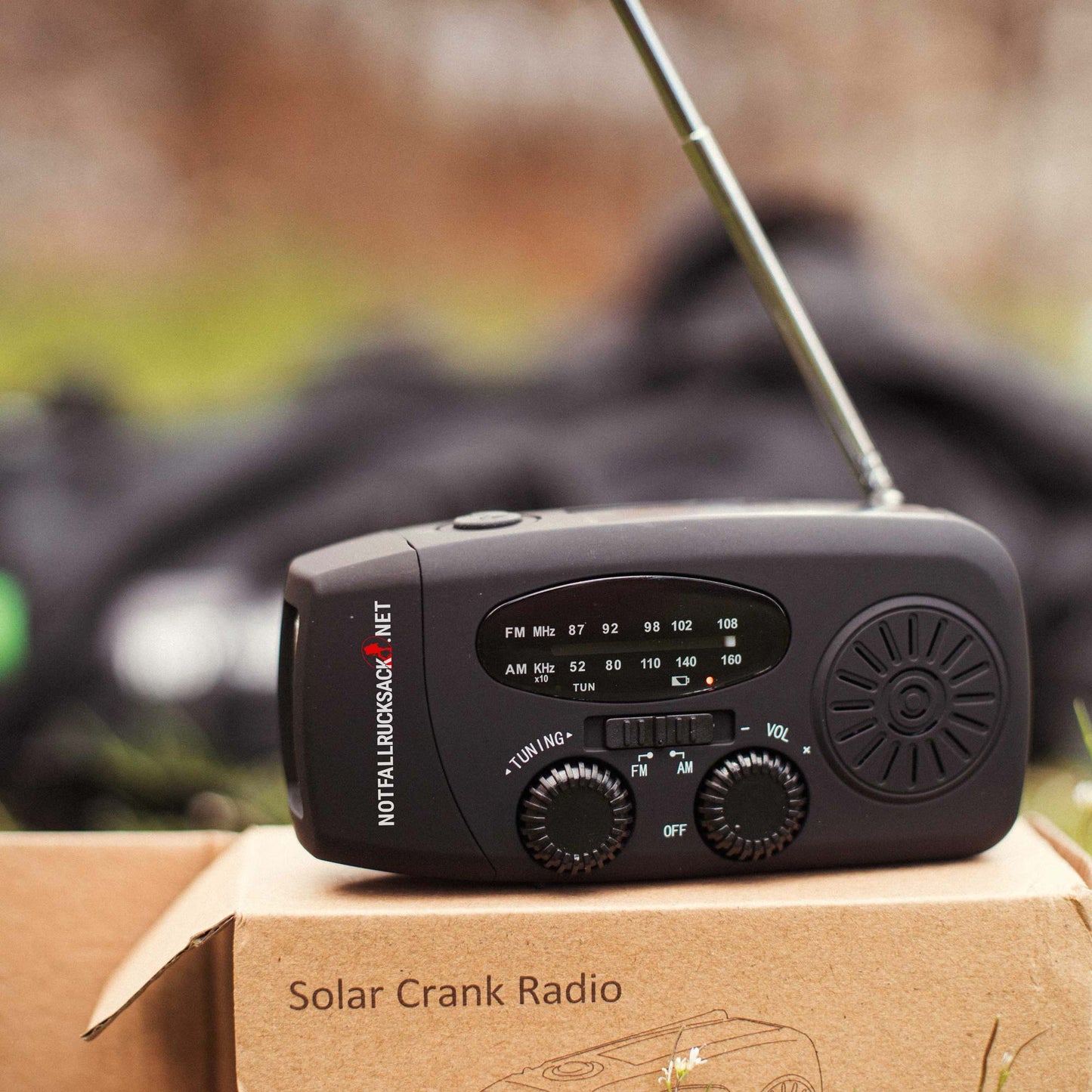 Solarradio met lampenslinger en zonneaandrijving